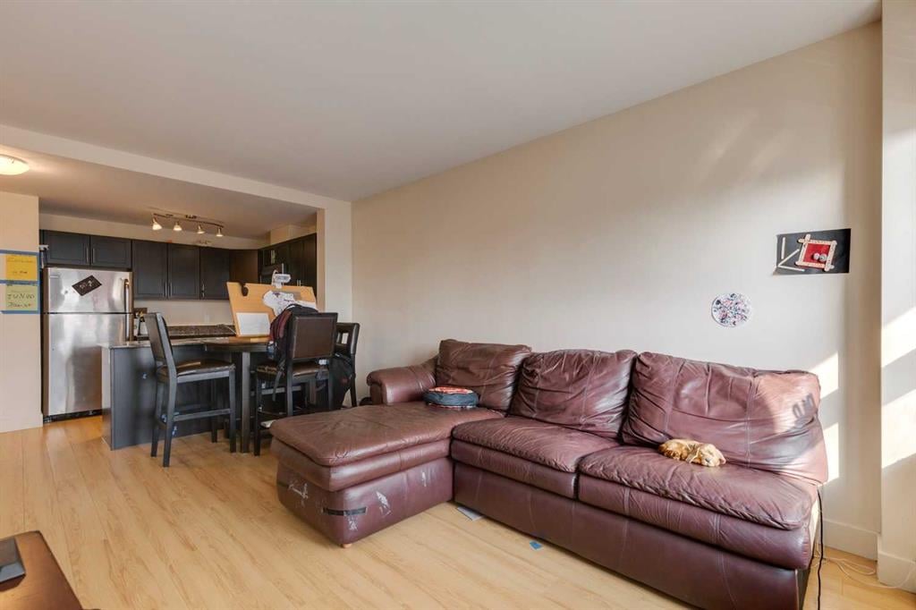 955 Mcpherson - Thumbnail 3