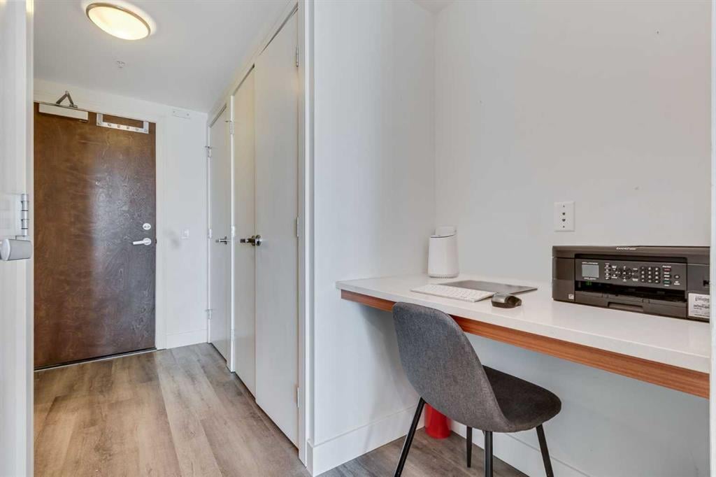 222 Riverfront - Thumbnail 6