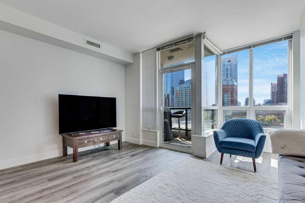 222 Riverfront - Thumbnail 5