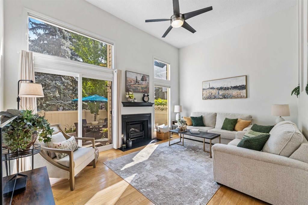 210 Queenston - Thumbnail 1