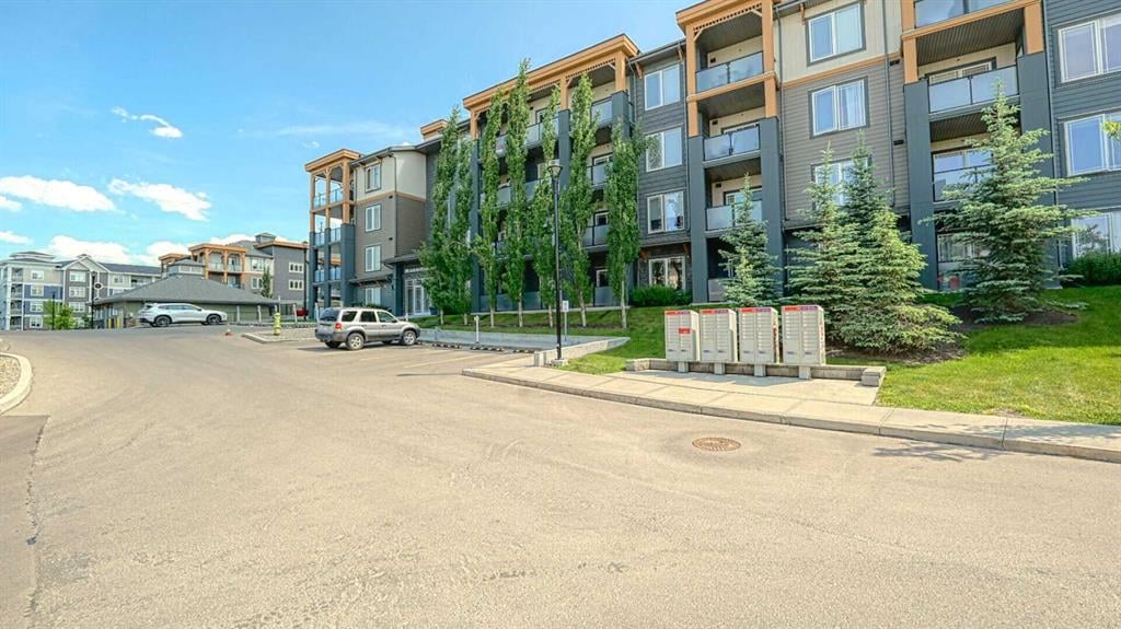 300 Auburn Meadows - Thumbnail 2