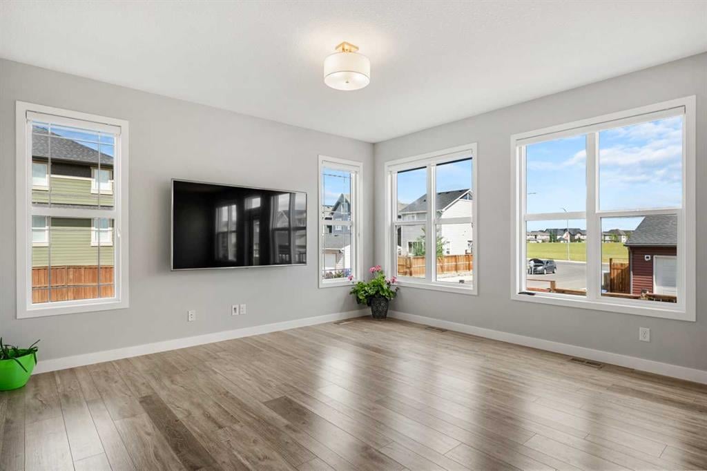 212 Magnolia - Thumbnail 2