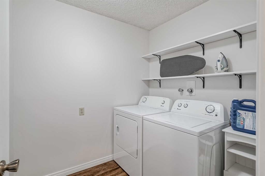 10520 Mapleridge - Thumbnail 2