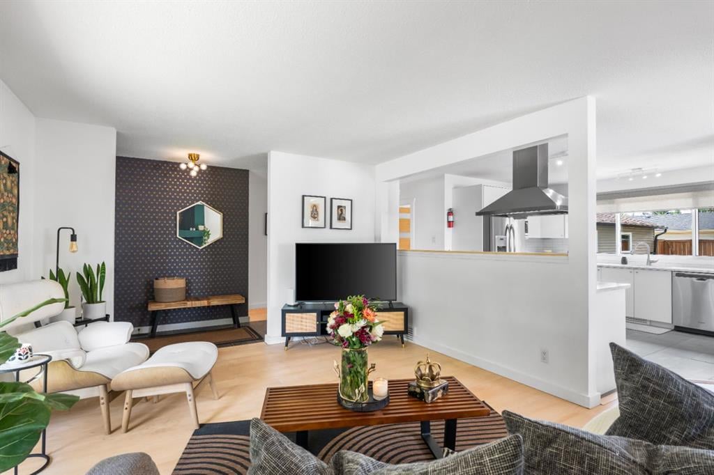 10219 Maple Brook - Thumbnail 3