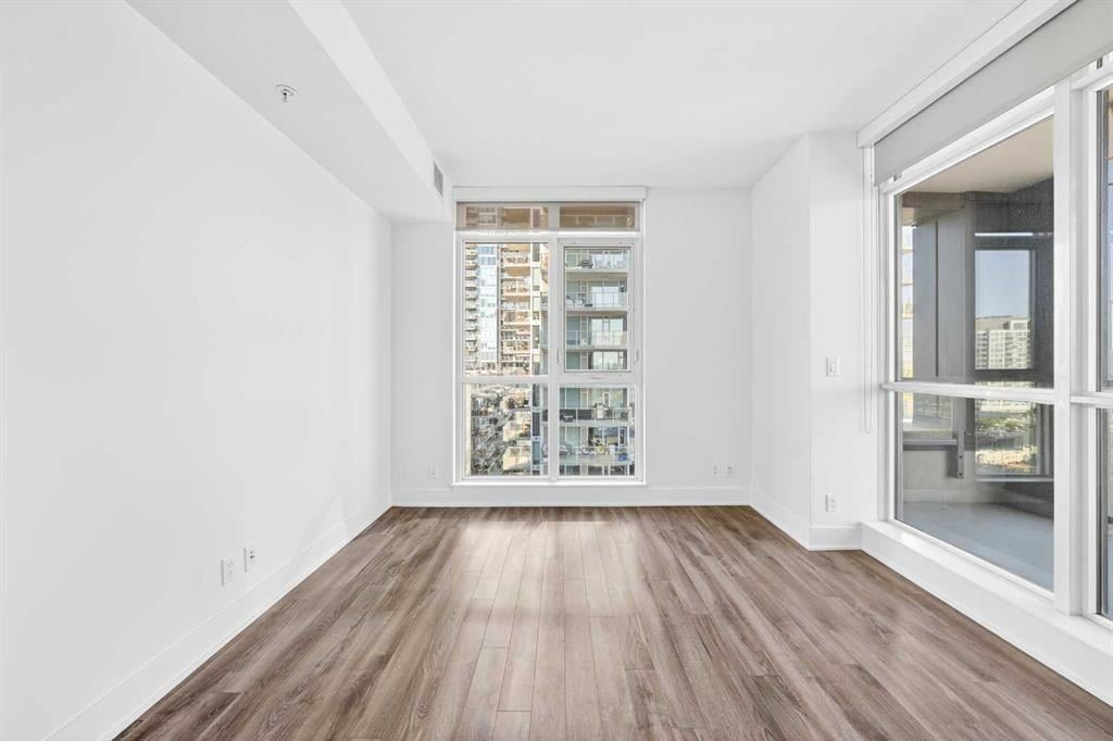 550 Riverfront - Thumbnail 5