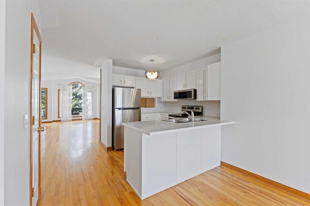 9095 Scurfield - Thumbnail 1