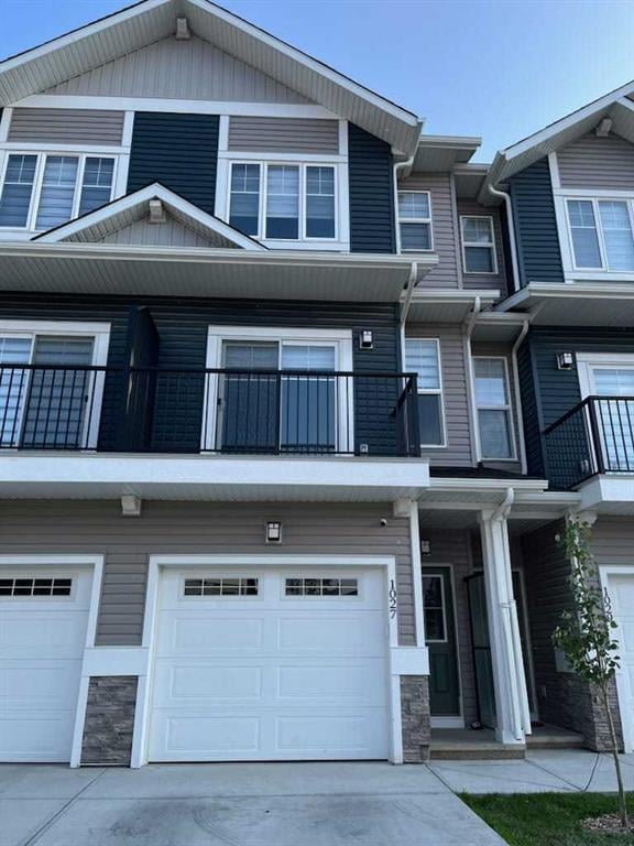 1027 Sage Hill - Thumbnail 1