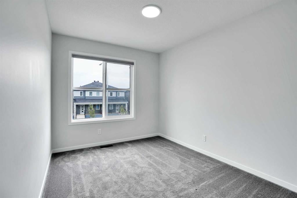 8 Corner Glen - Thumbnail 7