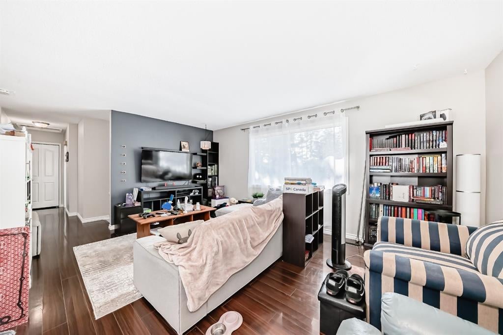 11151 Braeside - Thumbnail 2