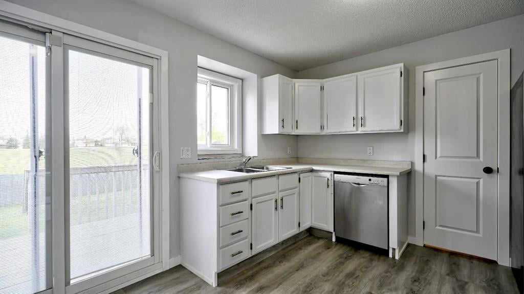 124 Riverbrook - Thumbnail 6