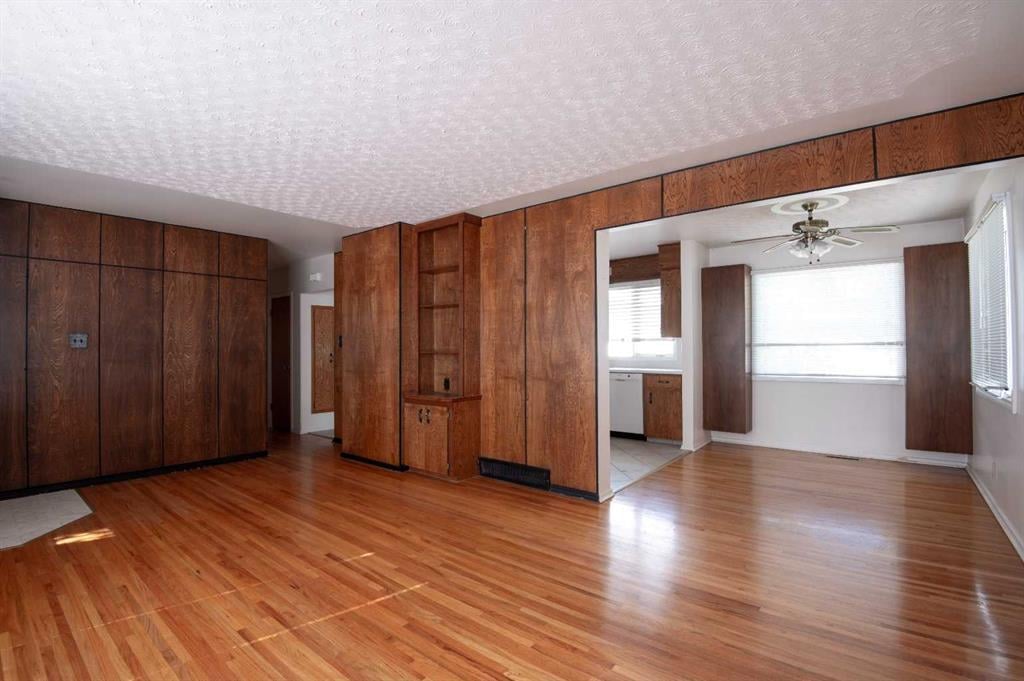 4328 Greenview - Thumbnail 4