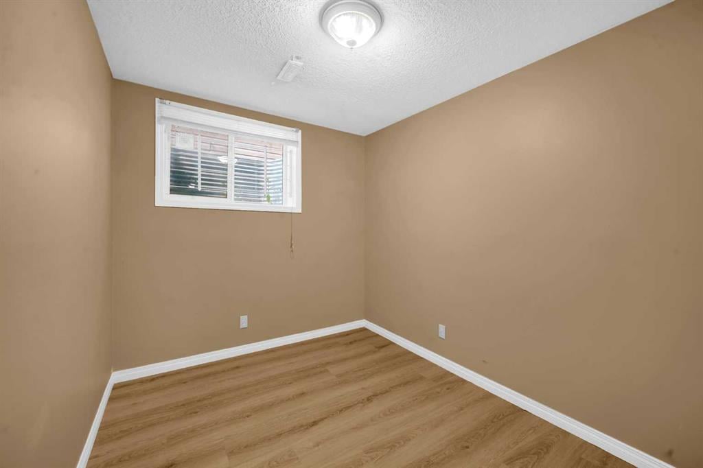 233 Saddlecrest - Thumbnail 5