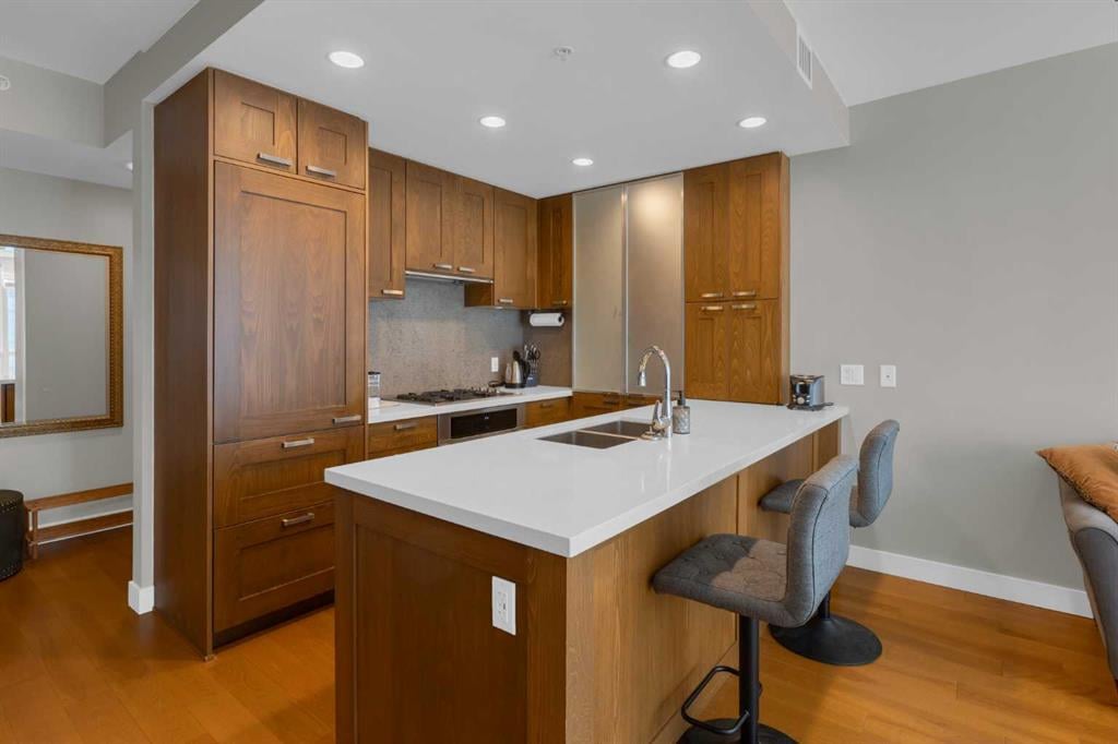 222 Riverfront - Thumbnail 3