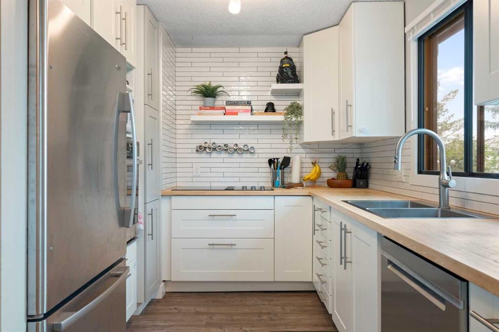 7900 Silver Springs - Thumbnail 4