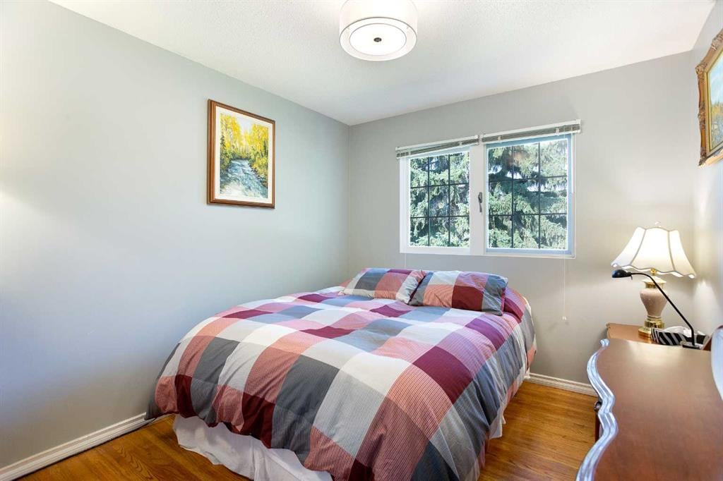 724 Wilton - Thumbnail 2