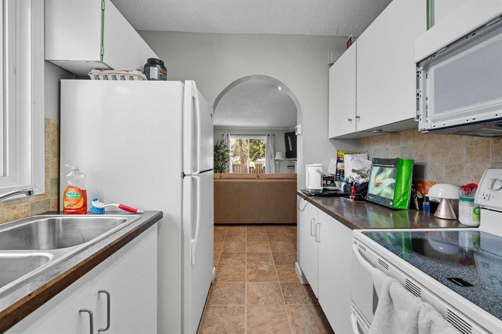 829 Coach Bluff - Thumbnail 3
