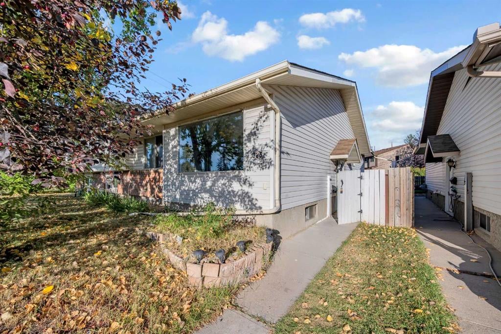 325 Woodvale - Thumbnail 1