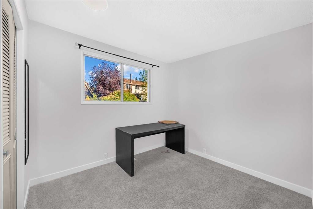 325 Woodvale - Thumbnail 7