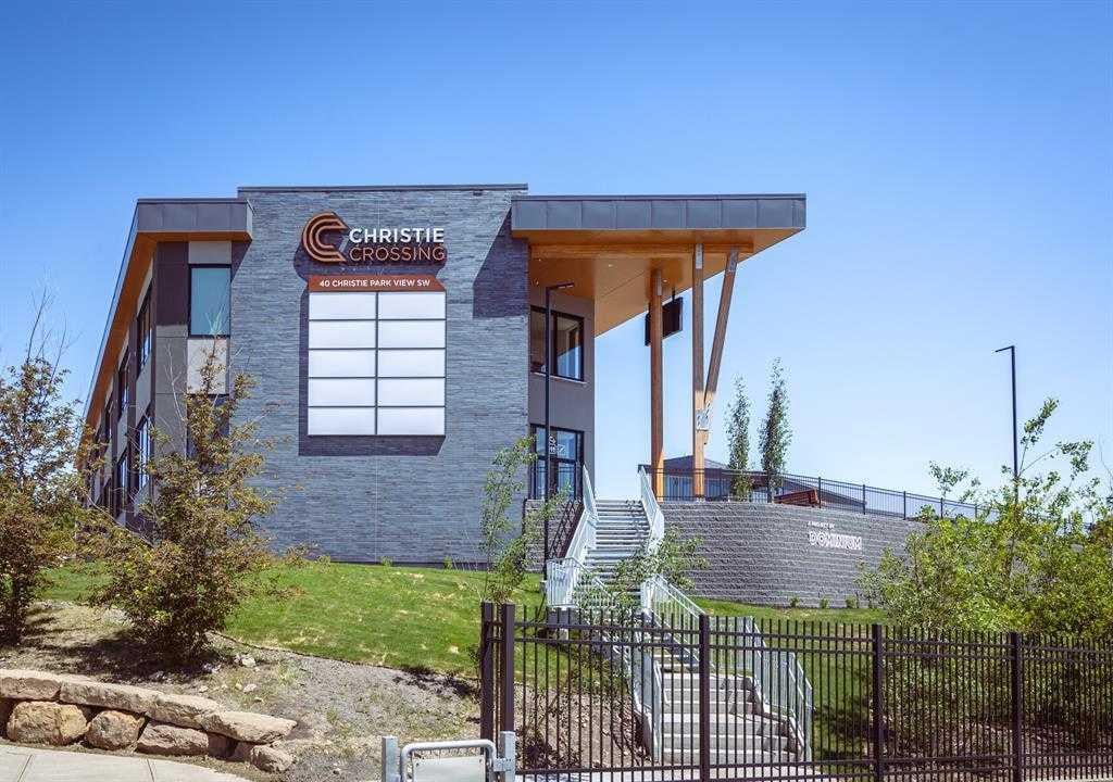 40 Christie Park - Thumbnail 5