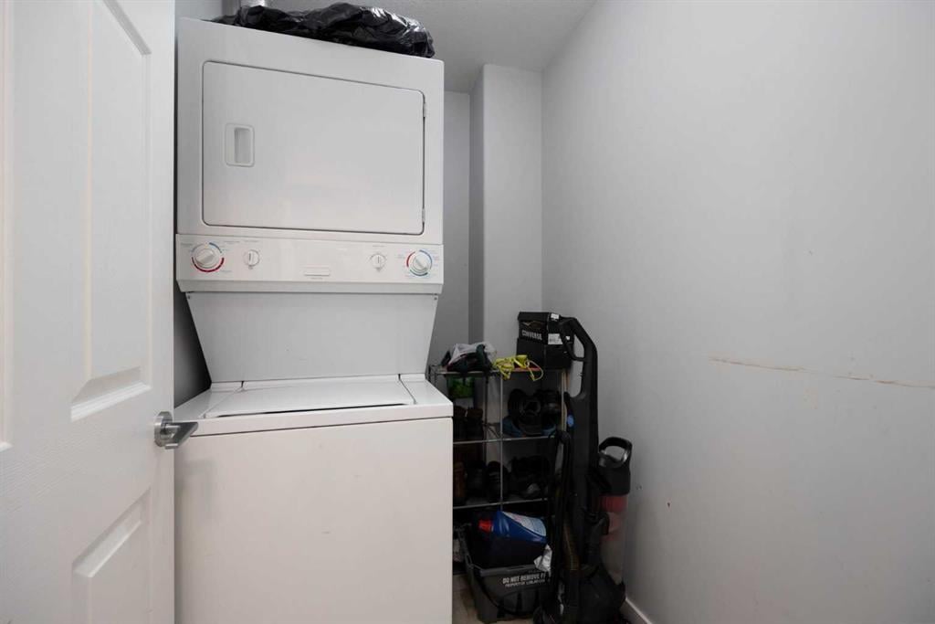 8528 Manning - Thumbnail 5