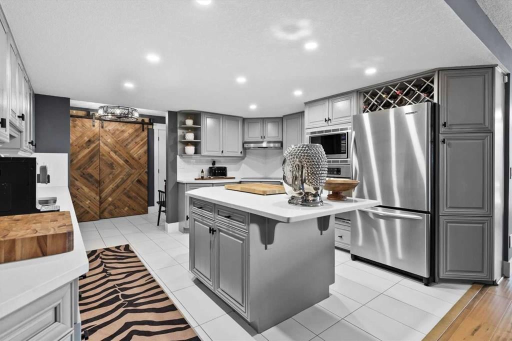 320 Meredith - Thumbnail 8