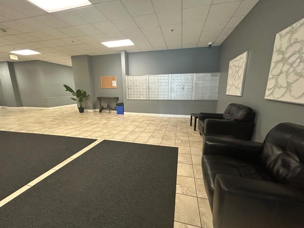 8528 Manning - Thumbnail 8