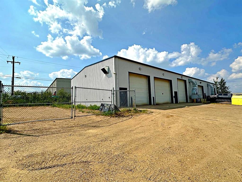 286 MacLennan - Thumbnail 1