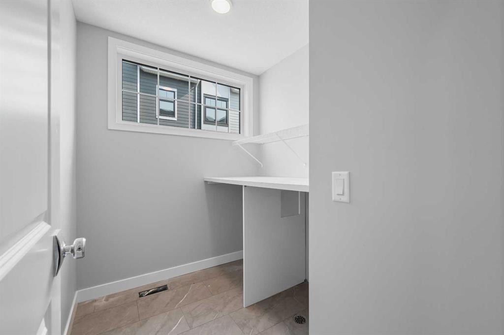 607 Mahogany - Thumbnail 3