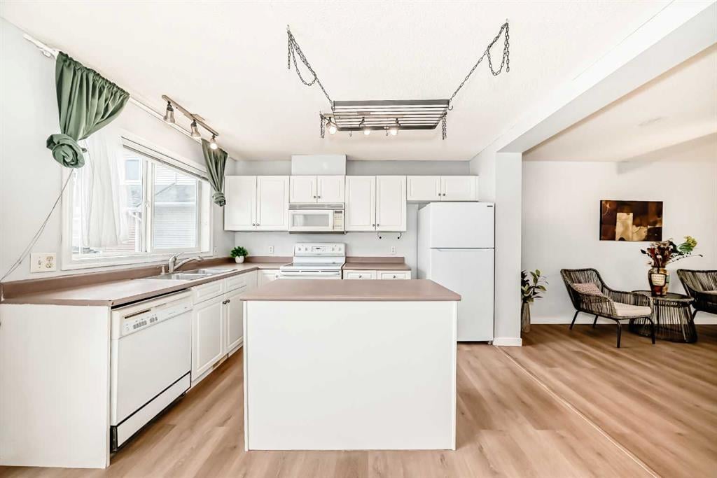 270 Mckenzie Towne - Thumbnail 3