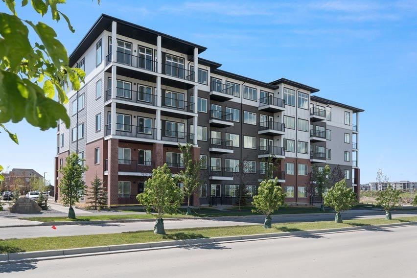 395 Skyview - Thumbnail 1