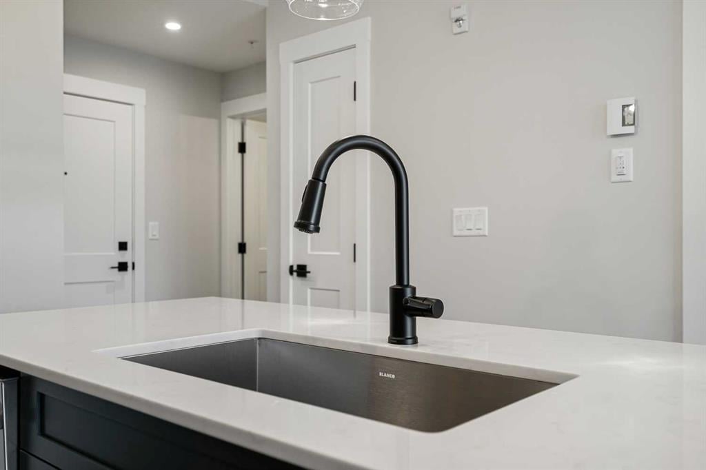 3700 Seton - Thumbnail 3