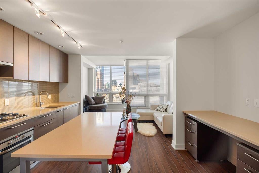 222 Riverfront - Thumbnail 7