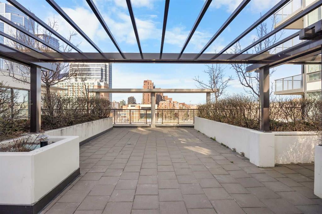 222 Riverfront - Thumbnail 6