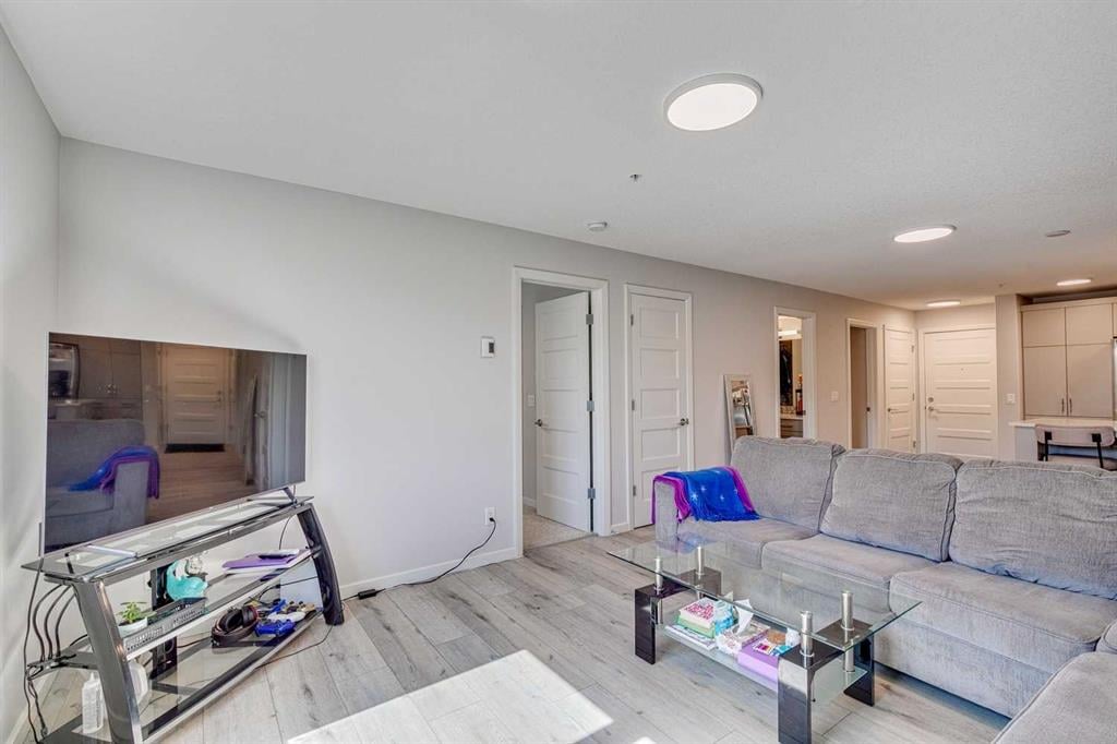 450 Kincora Glen - Thumbnail 3
