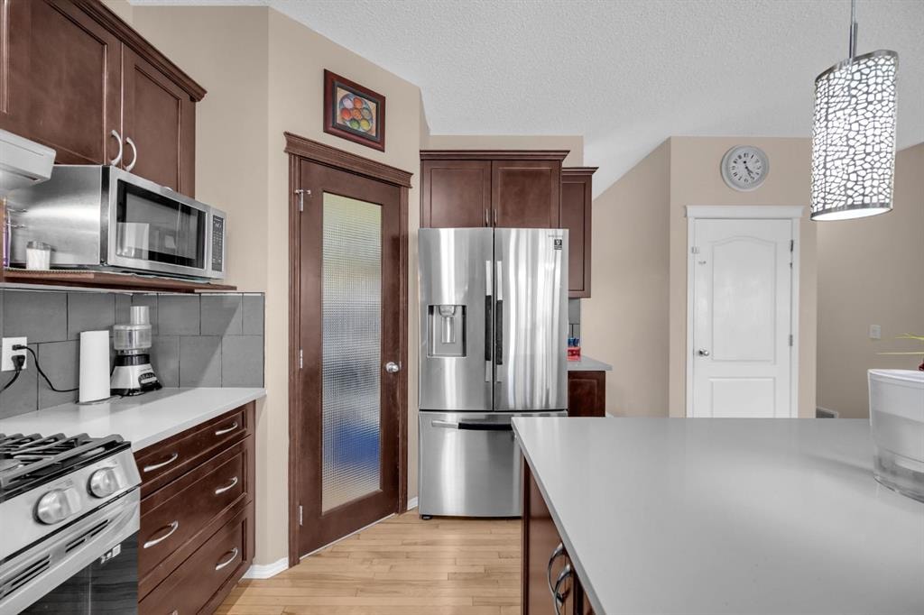 288 Saddlecrest - Thumbnail 4