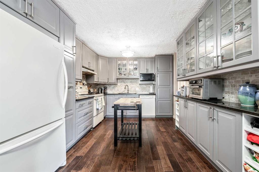 310 Brookmere - Thumbnail 2
