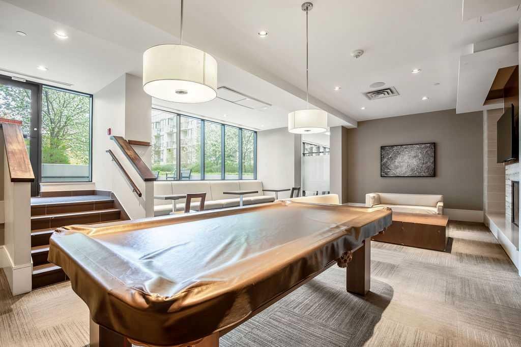 222 Riverfront - Thumbnail 3