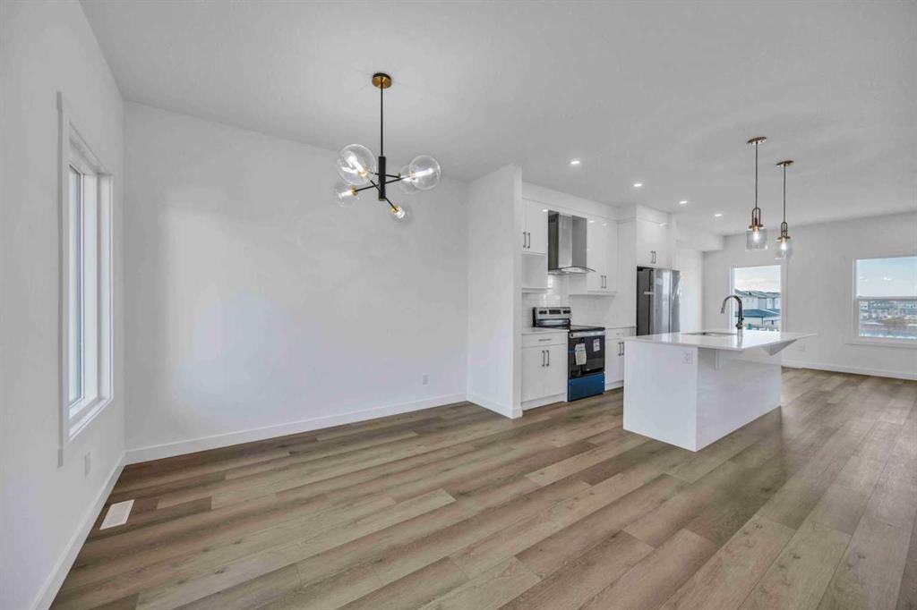 328 Corner Meadows - Thumbnail 4
