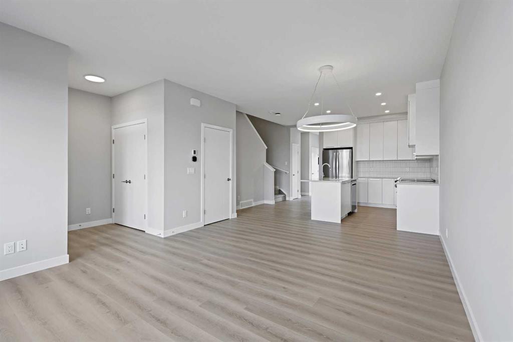 7075 Rangeview - Thumbnail 3