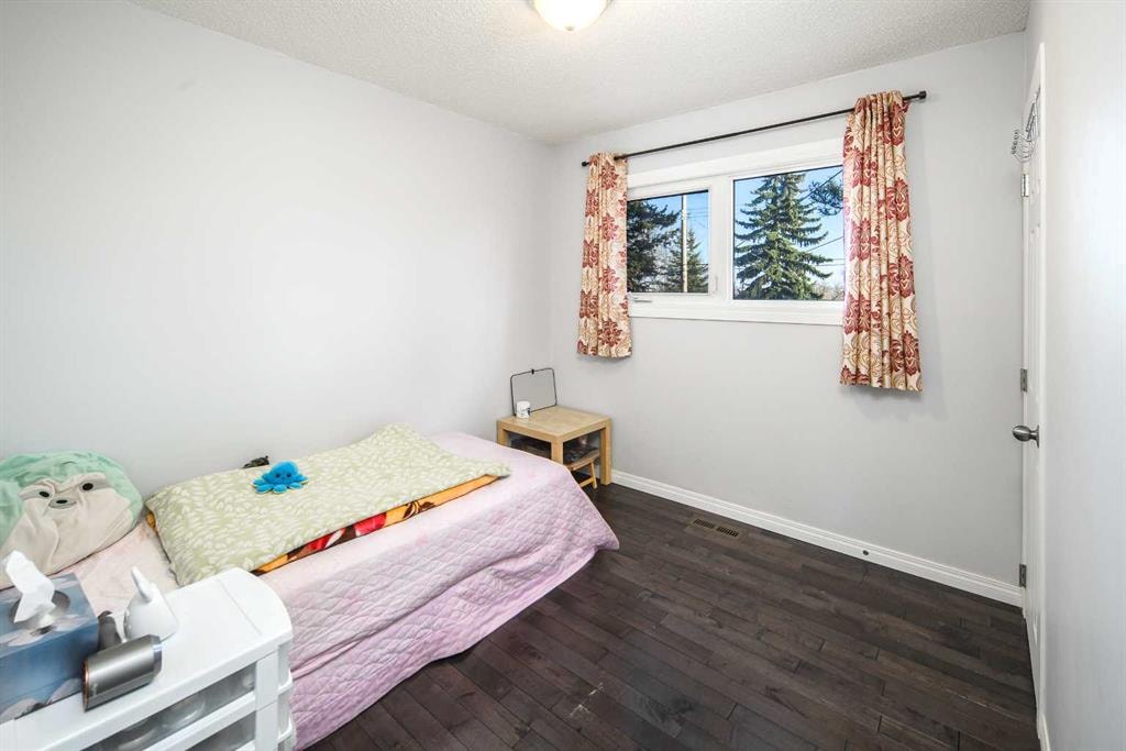 5424 Thorncliffe - Thumbnail 4