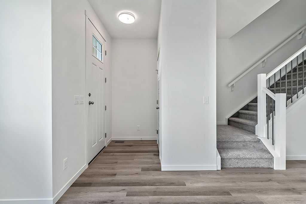 838 Creekside - Thumbnail 3