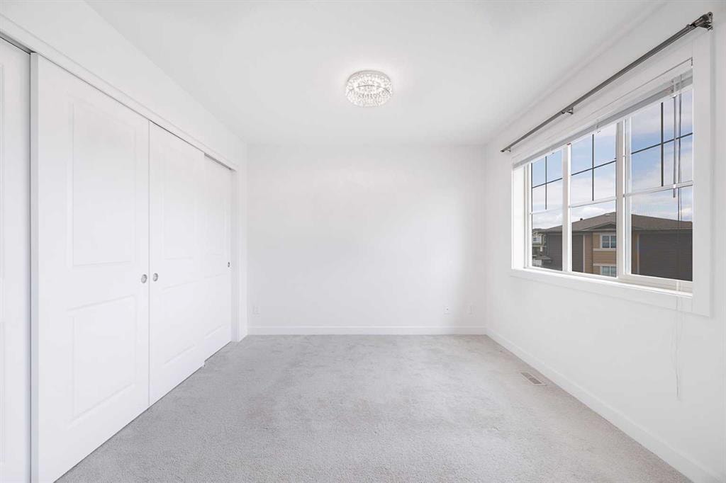 229 Sage Hill - Thumbnail 3