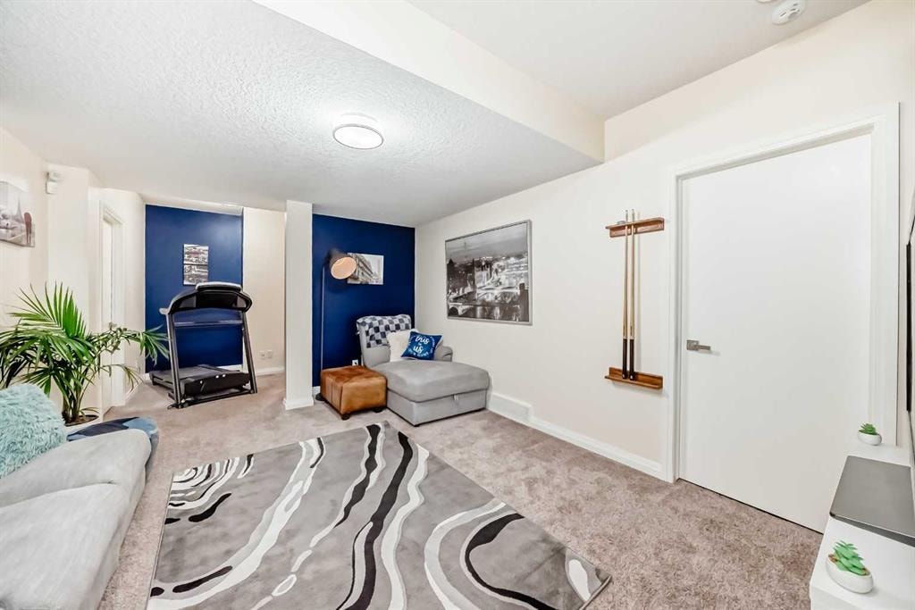 212 Auburn Meadows - Thumbnail 3