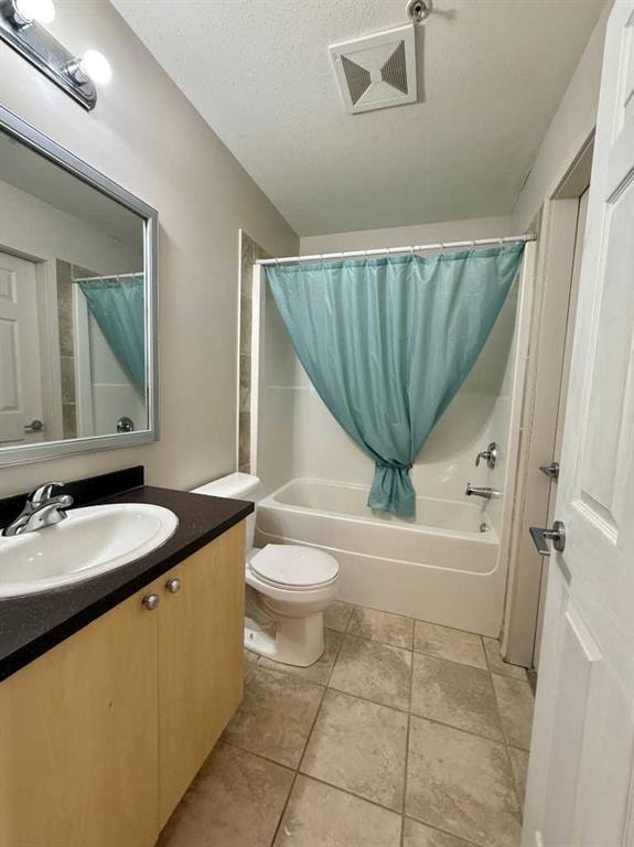 8528 Manning - Thumbnail 4