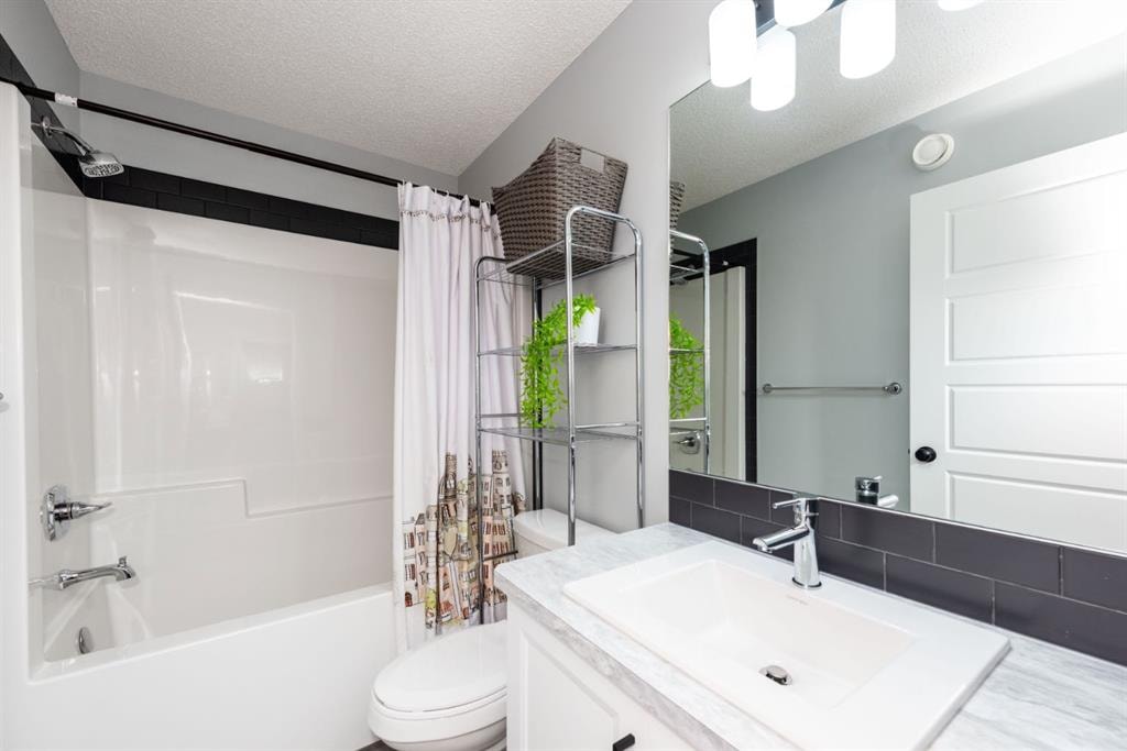 160 Belmont - Thumbnail 2