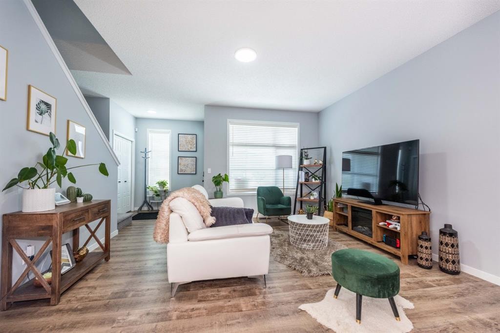 160 Belmont - Thumbnail 4