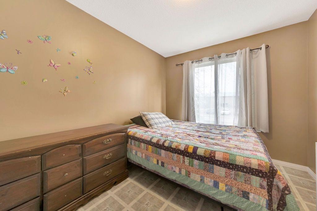 5537 50 Avenue - Thumbnail 4