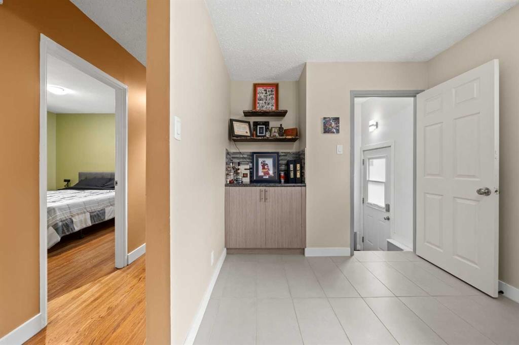 2531 Southwood - Thumbnail 4