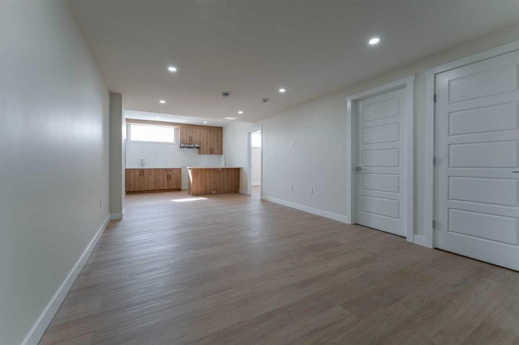 366 Corner Glen - Thumbnail 4