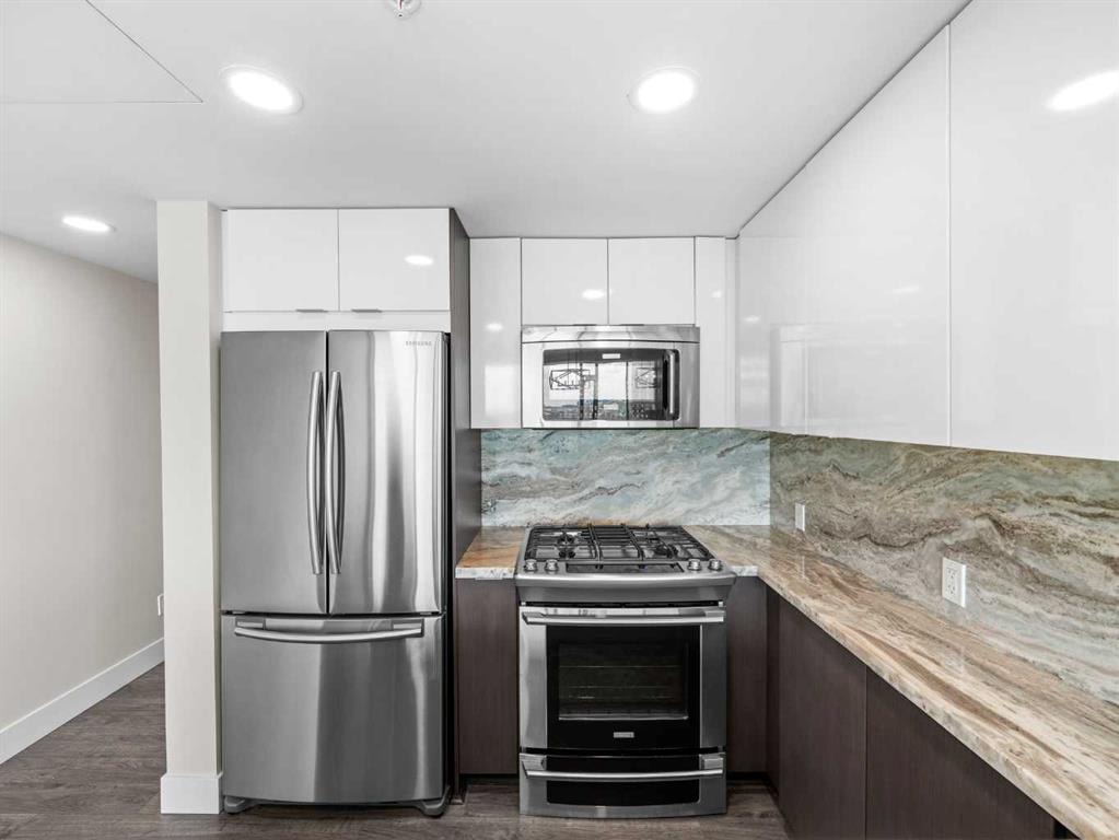 519 Riverfront - Thumbnail 2